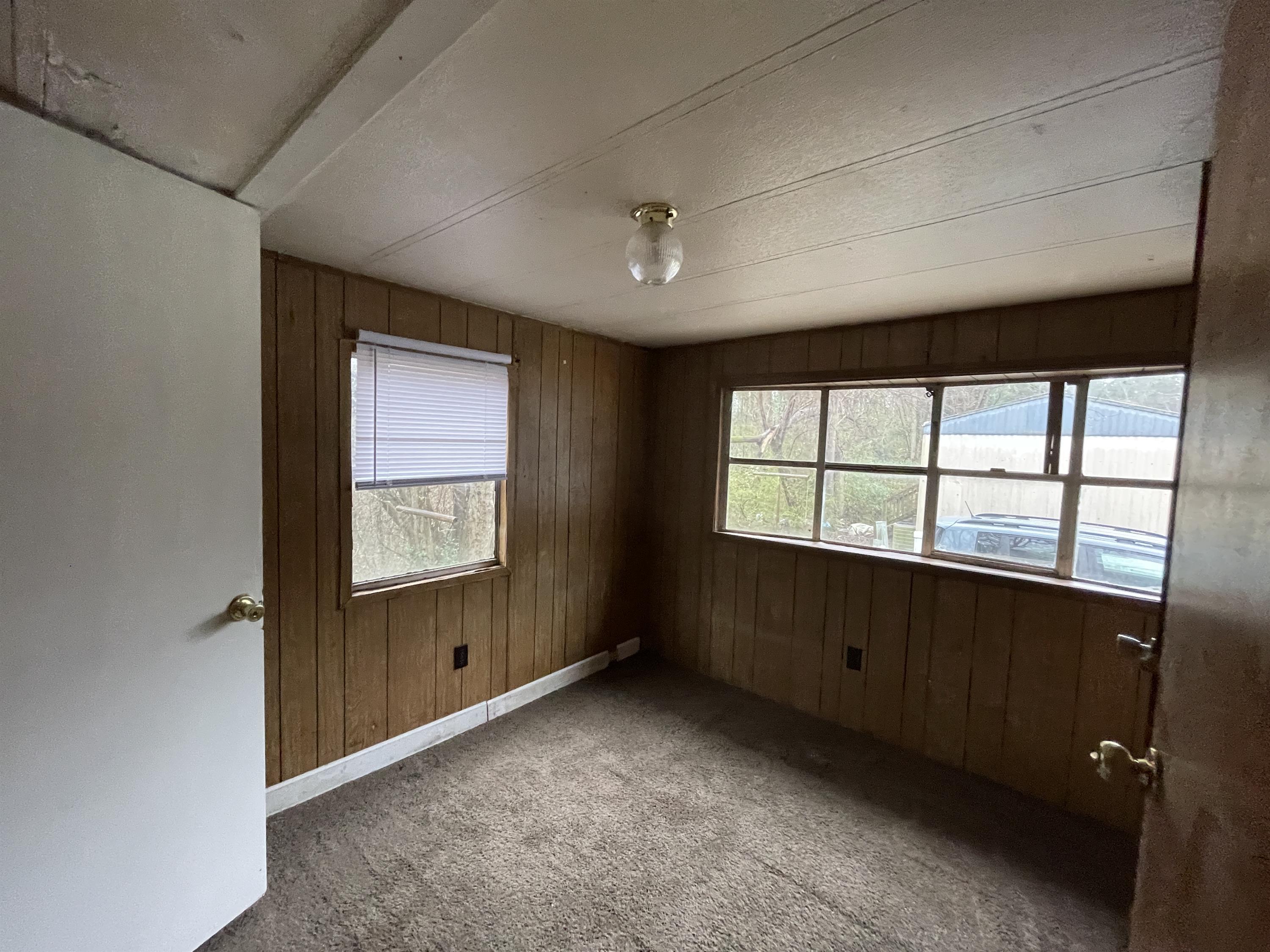 1674 Ford Ln